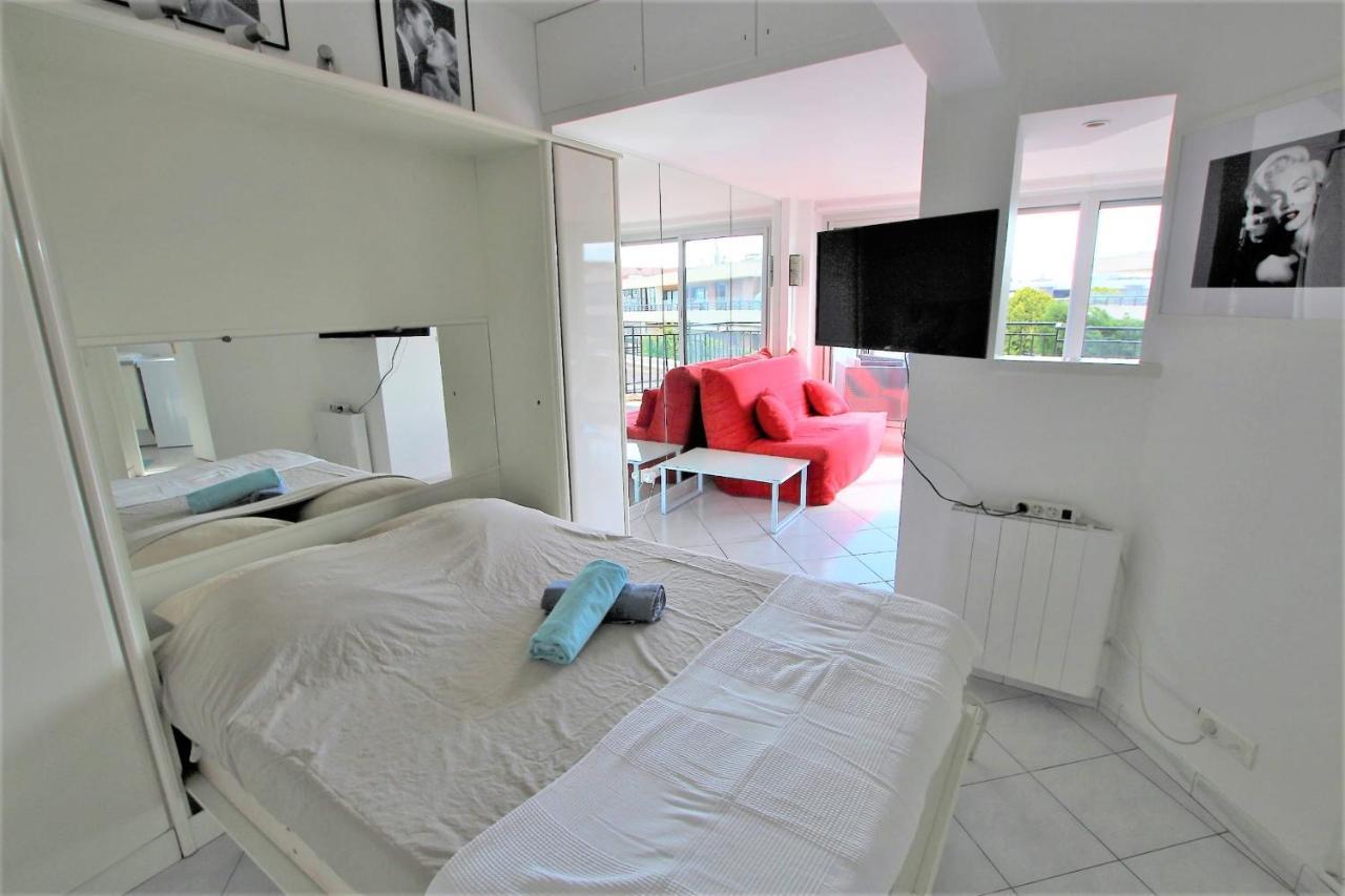 Nice Apartment Last Floor With Terrace And Clear View On The Sea 칸느 외부 사진