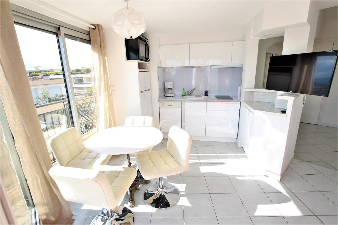 Nice Apartment Last Floor With Terrace And Clear View On The Sea 칸느 외부 사진