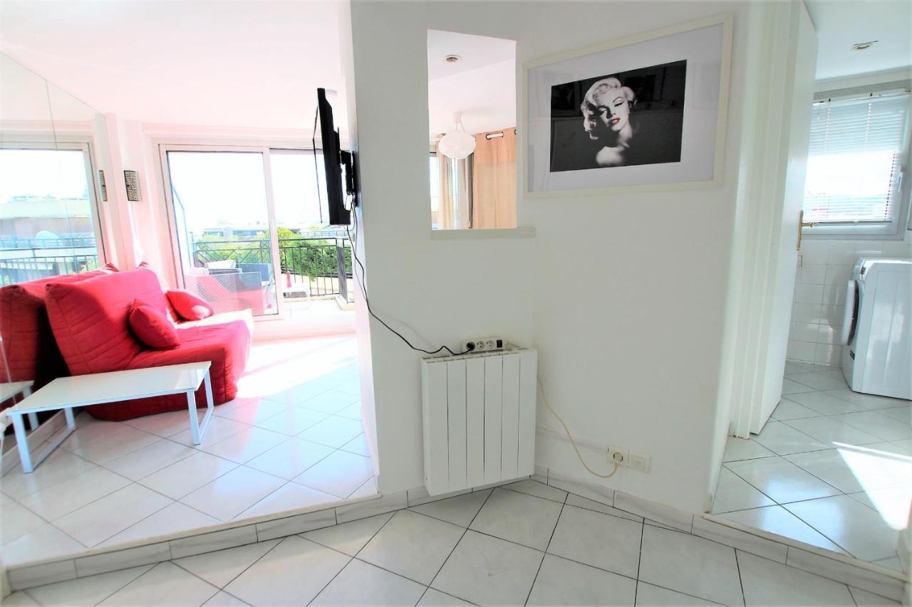 Nice Apartment Last Floor With Terrace And Clear View On The Sea 칸느 외부 사진